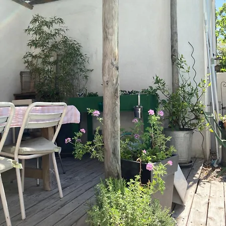 Maison D Hotes La Madeleine Bed & Breakfast