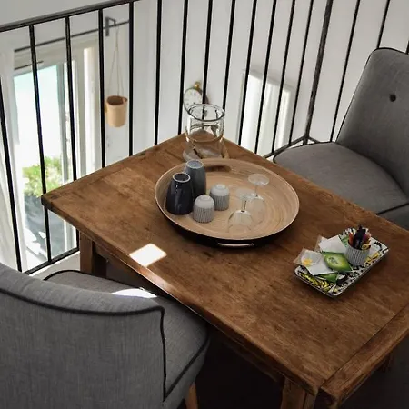 Maison D Hotes La Madeleine * 사나리쉬르메르