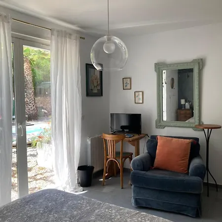 Maison D Hotes La Madeleine Oda ve Kahvaltı Sanary-sur-Mer