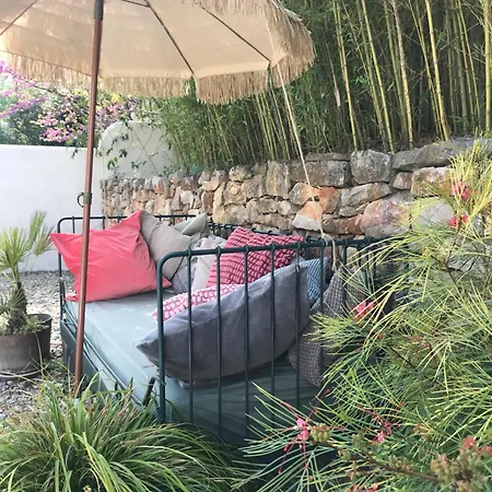 Oda ve Kahvaltı Maison D Hotes La Madeleine