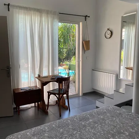 Maison D Hotes La Madeleine Nocleg ze śniadaniem 4*